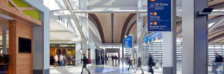 Lobby Holiday Inn Express & Suites SACRAMENTO AIRPORT NATOMAS, an IHG Hotel