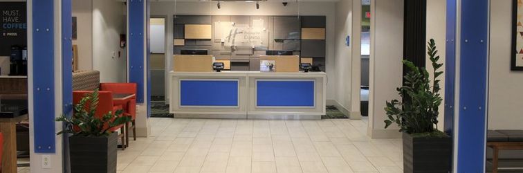 Lobby Holiday Inn Express & Suites SEATTLE NORTH - LYNNWOOD by IHG, an IHG Hotel