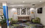 Lobby 3 Holiday Inn Express & Suites SEATTLE NORTH - LYNNWOOD, an IHG Hotel