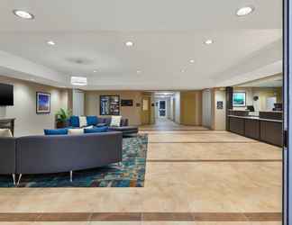 Lobby 2 Candlewood Suites LOUISVILLE - NE DOWNTOWN AREA