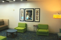 Lobby Holiday Inn Express & Suites MARINA - STATE BEACH AREA, an IHG Hotel