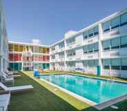 Swimming Pool 5 Hotel Indigo MEMPHIS DOWNTOWN, an IHG Hotel