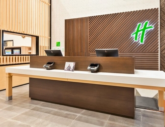 Lobby 2 Holiday Inn & Suites TOLEDO SOUTHWEST - PERRYSBURG, an IHG Hotel