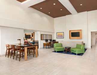 Lobby 2 Holiday Inn Express & Suites SARASOTA EAST - I-75, an IHG Hotel