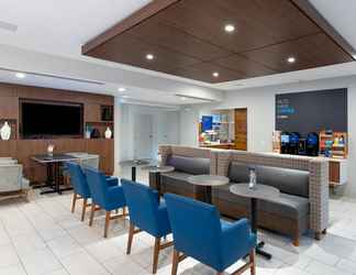 Lobby 2 Holiday Inn Express & Suites DALLAS SOUTH - DESOTO, an IHG Hotel
