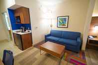 Ruang Umum Holiday Inn Express & Suites ONTARIO, an IHG Hotel