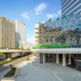 Entrance 1 Holiday Inn Express HANGZHOU WESTLAKE EAST by IHG, an IHG Hotel, Hotel 7 Days Inn Hotel Hangzhou Xiaoshan Bus Station Branch