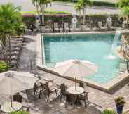 สระว่ายน้ำ 5 Crowne Plaza FORT MYERS AT BELL TOWER SHOPS, an IHG Hotel