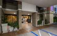 Lobby 2 Holiday Inn Express CASTRO VALLEY, an IHG Hotel