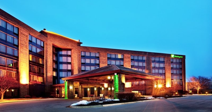 Exterior Holiday Inn CHICAGO NW CRYSTAL LK CONV CTR, an IHG Hotel