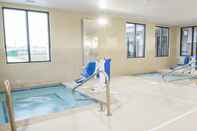 Swimming Pool Candlewood Suites FARGO SOUTH - MEDICAL CENTER