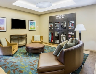 Lobby 2 Candlewood Suites VIRGINIA BEACH TOWN CENTER