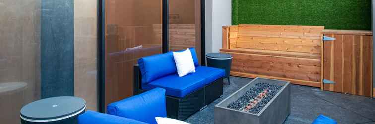 Sảnh chờ Holiday Inn Express & Suites LOS ANGELES DOWNTOWN WEST, an IHG Hotel