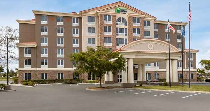 Bangunan Holiday Inn Express & Suites FT MYERS EAST- THE FORUM, an IHG Hotel