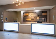 Lobby 3 Holiday Inn Express & Suites LOS ANGELES DOWNTOWN WEST by IHG, an IHG Hotel