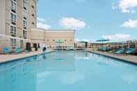 Swimming Pool Holiday Inn BEAUMONT EAST-MEDICAL CTR AREA, an IHG Hotel