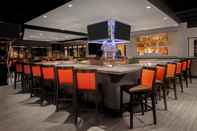 Bar, Cafe and Lounge Holiday Inn LA MIRADA, an IHG Hotel