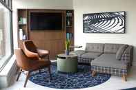 Lobby Holiday Inn Express & Suites BOSTON - CAMBRIDGE, an IHG Hotel