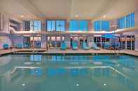 Swimming Pool Holiday Inn Express & Suites PETOSKEY, an IHG Hotel