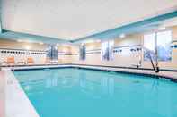 Swimming Pool Holiday Inn Express & Suites TAPPAHANNOCK, an IHG Hotel