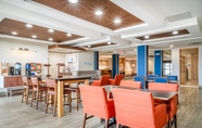 Restaurant 6 Holiday Inn Express & Suites TAPPAHANNOCK, an IHG Hotel