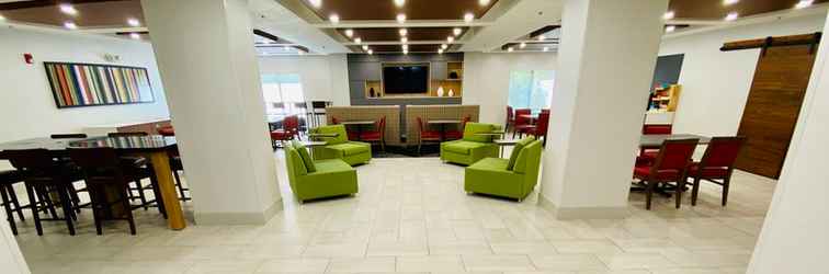 ล็อบบี้ Holiday Inn Express & Suites CHESAPEAKE, an IHG Hotel