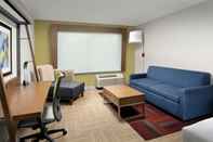 Common Space Holiday Inn Express & Suites KINGSLAND I-95-NAVAL BASE AREA, an IHG Hotel