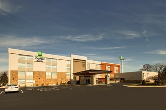 Bangunan 4 Holiday Inn Express & Suites WAPAKONETA, an IHG Hotel