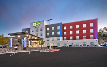 ภายนอกอาคาร 4 Holiday Inn Express & Suites PRICE, an IHG Hotel