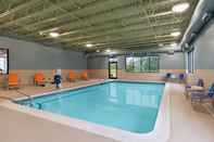 Swimming Pool Holiday Inn Express PLATTSBURGH, an IHG Hotel