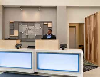 Lobby 2 Holiday Inn Express PLATTSBURGH, an IHG Hotel