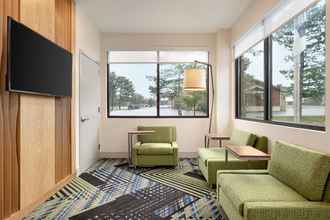 Lobi 4 Holiday Inn Express PLATTSBURGH, an IHG Hotel