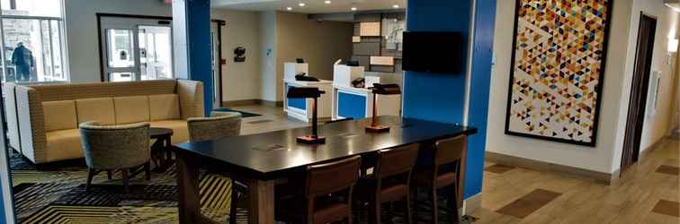 Lobby Holiday Inn Express & Suites DAYTON NORTH - VANDALIA, an IHG Hotel