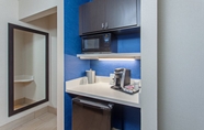 Lainnya 2 Holiday Inn Express & Suites OAKLAND-AIRPORT, an IHG Hotel