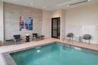 Swimming Pool Staybridge Suites BOSTON LOGAN AIRPORT - REVERE, an IHG Hotel