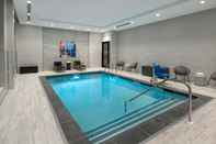 Swimming Pool Staybridge Suites BOSTON LOGAN AIRPORT - REVERE, an IHG Hotel