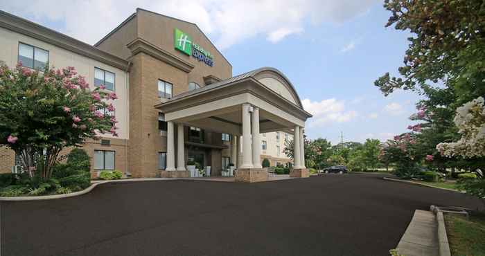 Luar Bangunan Holiday Inn Express TROUTVILLE - ROANOKE NORTH, an IHG Hotel