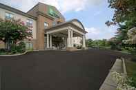 Exterior Holiday Inn Express TROUTVILLE - ROANOKE NORTH, an IHG Hotel