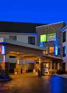 EXTERIOR_BUILDING Holiday Inn Express & Suites GREAT BARRINGTON - LENOX AREA, an IHG Hotel