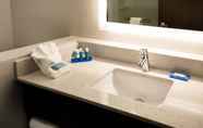 In-room Bathroom 7 Holiday Inn Express NORTH AUGUSTA - SC, an IHG Hotel