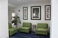 Sảnh chờ Holiday Inn Express & Suites SAN ANTONIO WEST-SEAWORLD AREA, an IHG Hotel