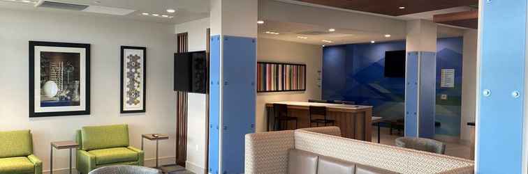 Sảnh chờ Holiday Inn Express & Suites MADISON WEST - MIDDLETON, an IHG Hotel
