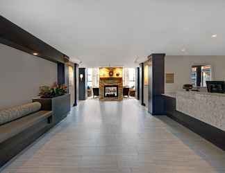Lobby 2 Staybridge Suites STERLING HEIGHTS - DETROIT, an IHG Hotel