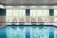 สระว่ายน้ำ Holiday Inn Express & Suites ARDMORE, an IHG Hotel