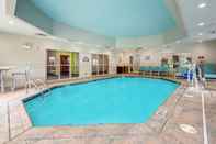 Kolam Renang Holiday Inn Express & Suites STATESVILLE, an IHG Hotel