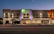 Exterior 4 Holiday Inn Express & Suites CHATSWORTH, an IHG Hotel