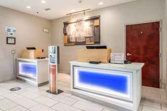 Lobi 4 Holiday Inn Express & Suites STATESVILLE, an IHG Hotel