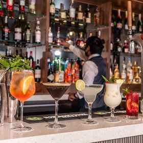 Hotel cocktail bar 1 Holiday Inn DOVER by IHG, an IHG Hotel, Hotel Tonbridge and Malling District