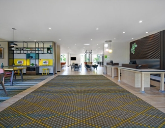 Lobby 2 Holiday Inn GRAND RAPIDS NORTH - WALKER, an IHG Hotel