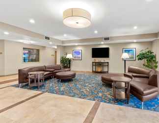 Lobi 2 Candlewood Suites FAIRBANKS